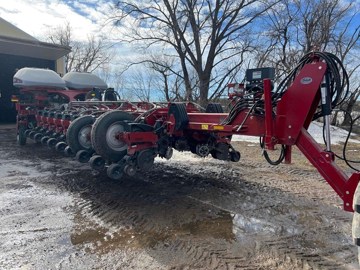 2014-case-ih-1255-image-2