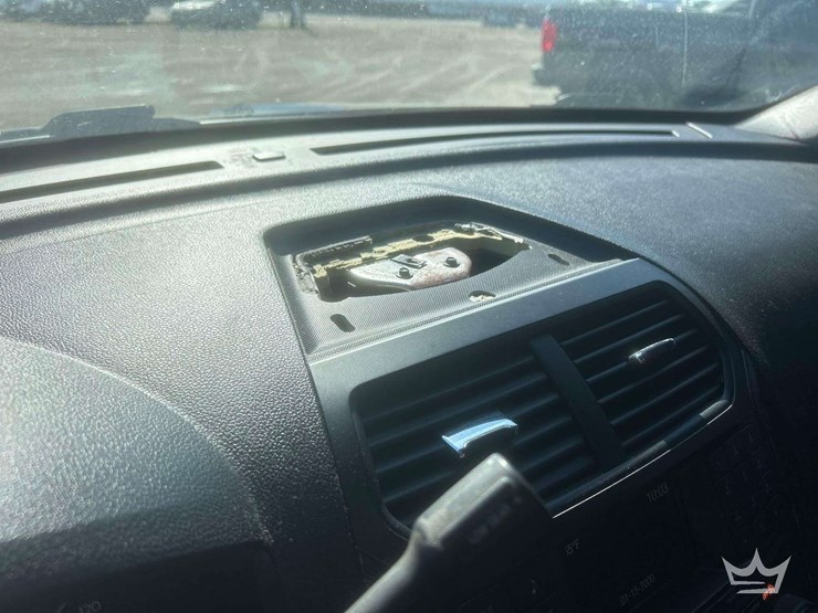 2019-ford-explorer-image-23