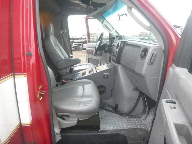 2014-ford-e350-image-11