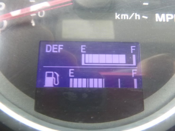 2013-hino-268-image-23