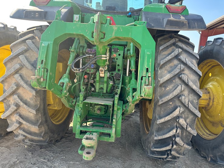 2023-john-deere-8r-250-image-21