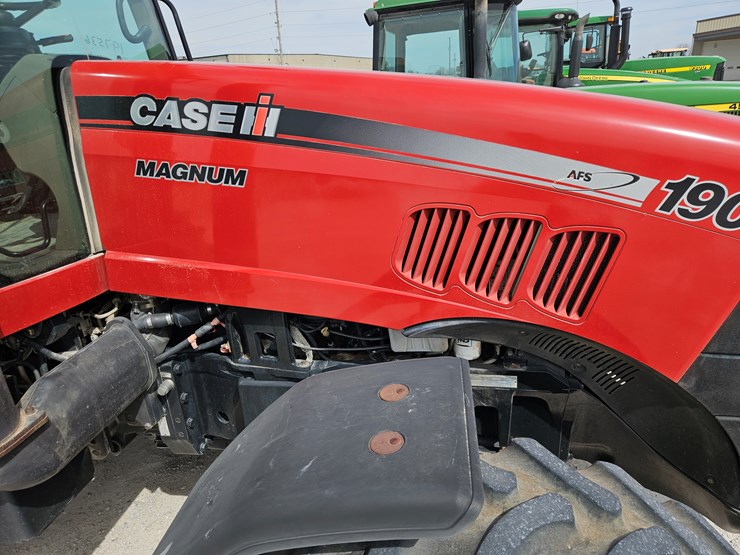 2010-case-ih-magnum-190-image-4