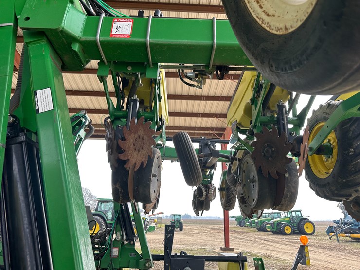 john-deere-1725-image-47