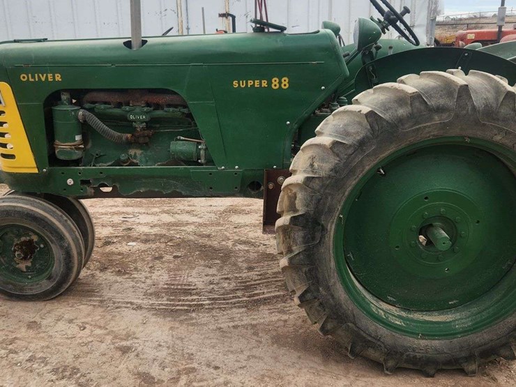 1955-oliver-super-88-image-1