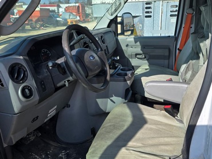 2018-ford-e450-image-8