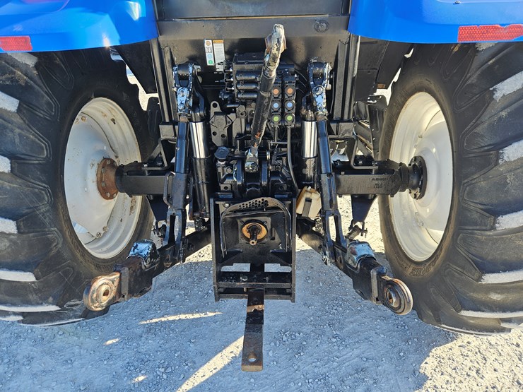 2010-new-holland-t6030-image-9