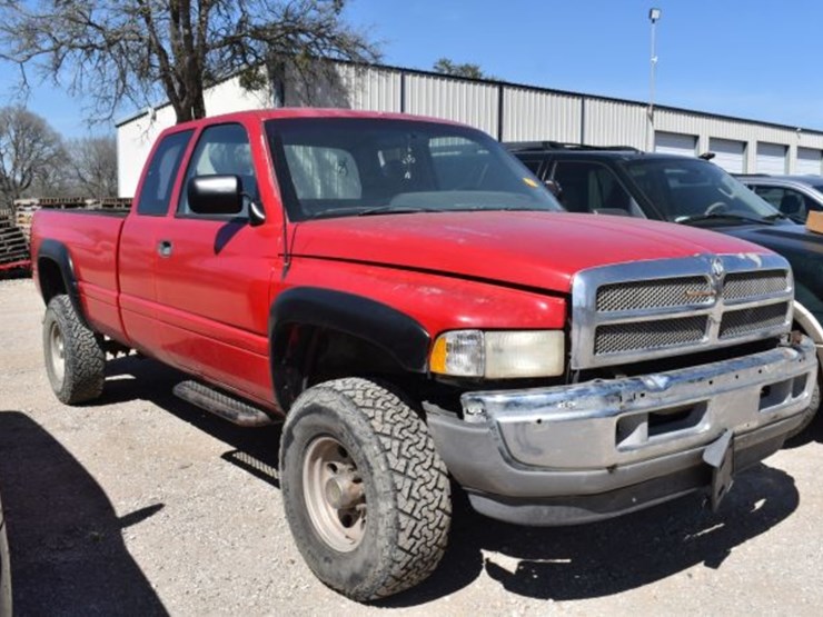 1996-dodge-2500-image-1