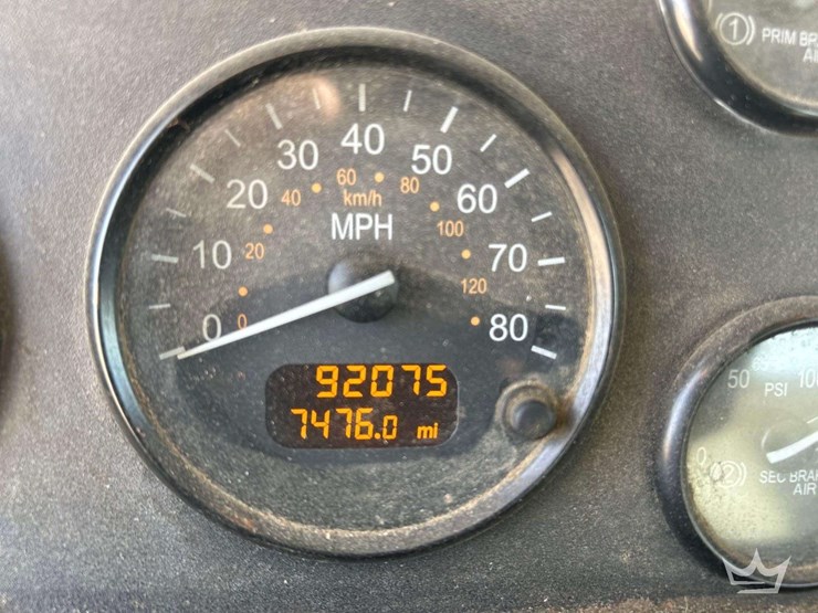 2015-peterbilt-337-image-7