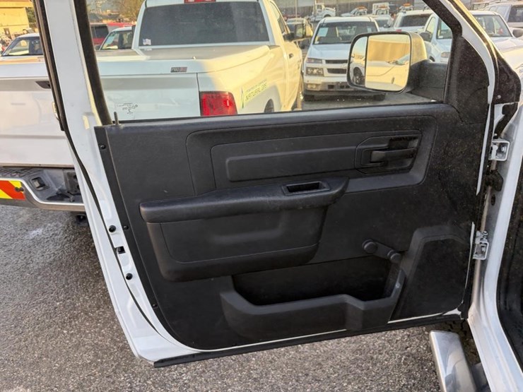 2016-dodge-2500-image-10