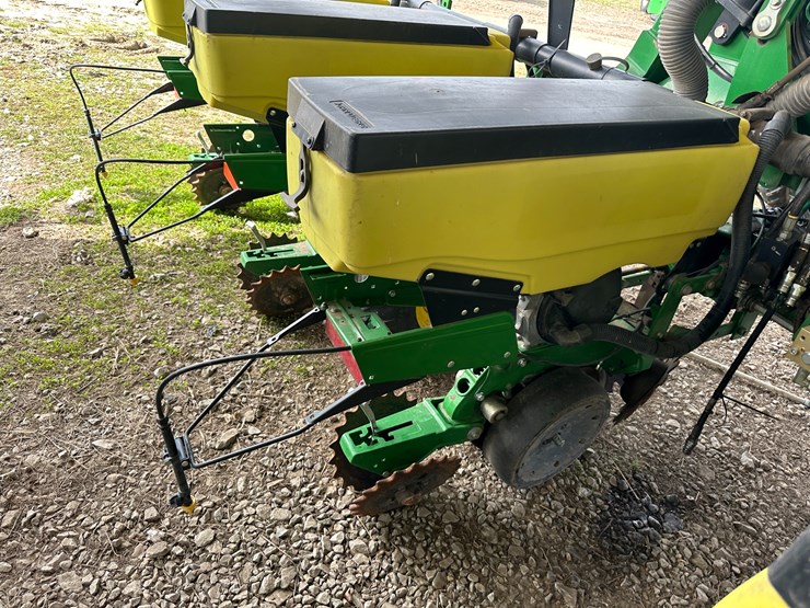 john-deere-1725-image-32