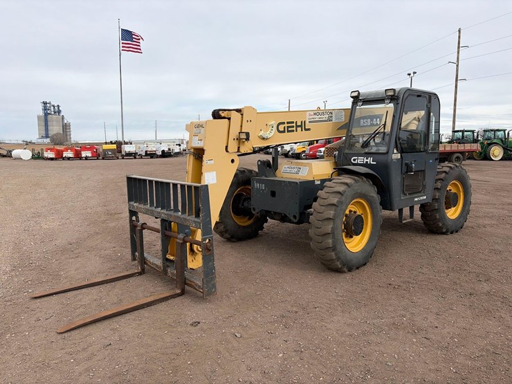 2016-gehl-rs8-44-image-1