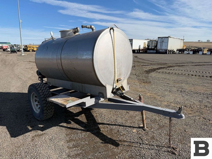 gf-metal-fabricators-chemigation-trailer-image-7