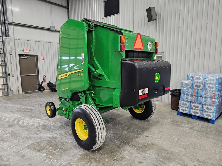 2023-john-deere-451m-image-7