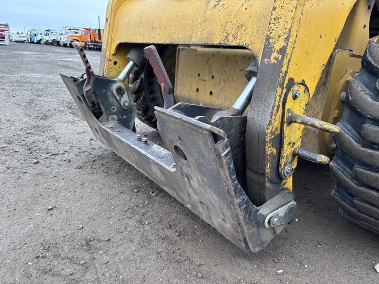 caterpillar-246c-image-9