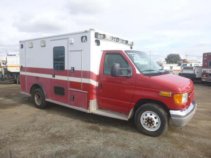 2005-ford-e450-image-2
