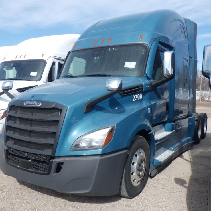 2023 FREIGHTLINER CASCADIA 126