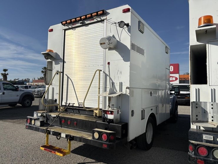 2011-ford-f550-sd-image-3