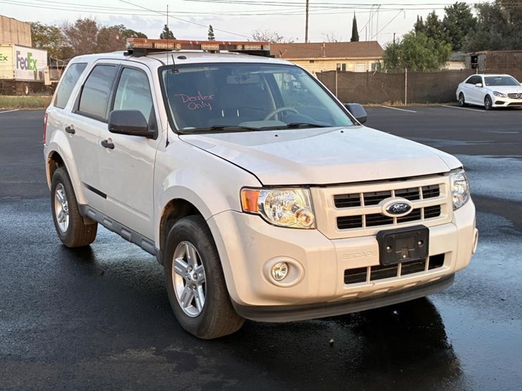 2009-ford-escape-image-2