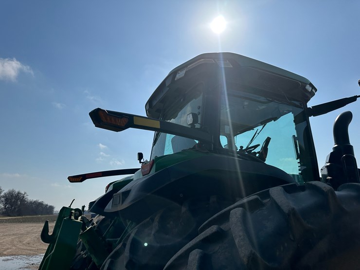 2023-john-deere-8r-250-image-43