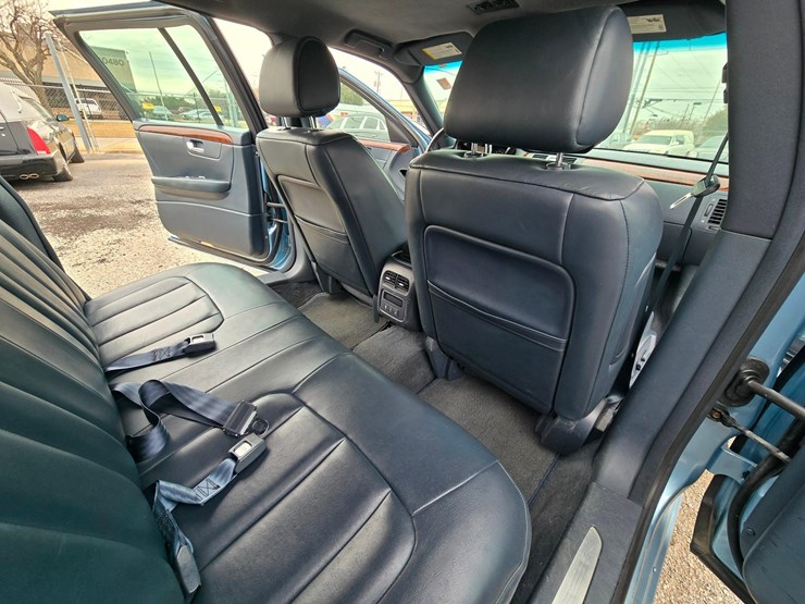 2006-cadillac-gm-superior-coach-6-door-limousine---only-21,567-miles-image-40