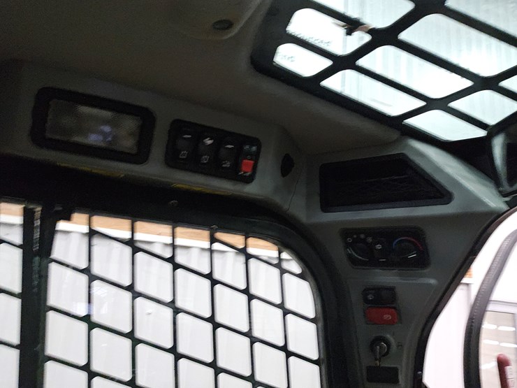 2023-caterpillar-299d3-image-11