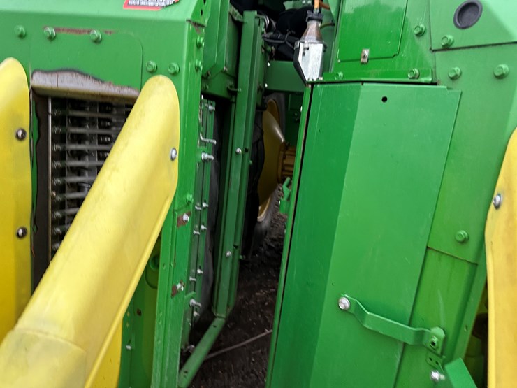 2021-john-deere-cp690-image-53