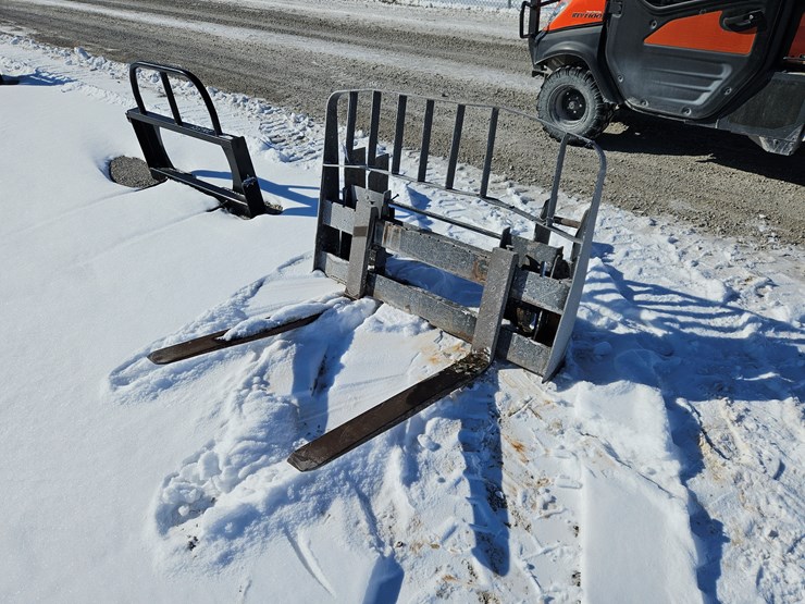 john-deere-725-image-1