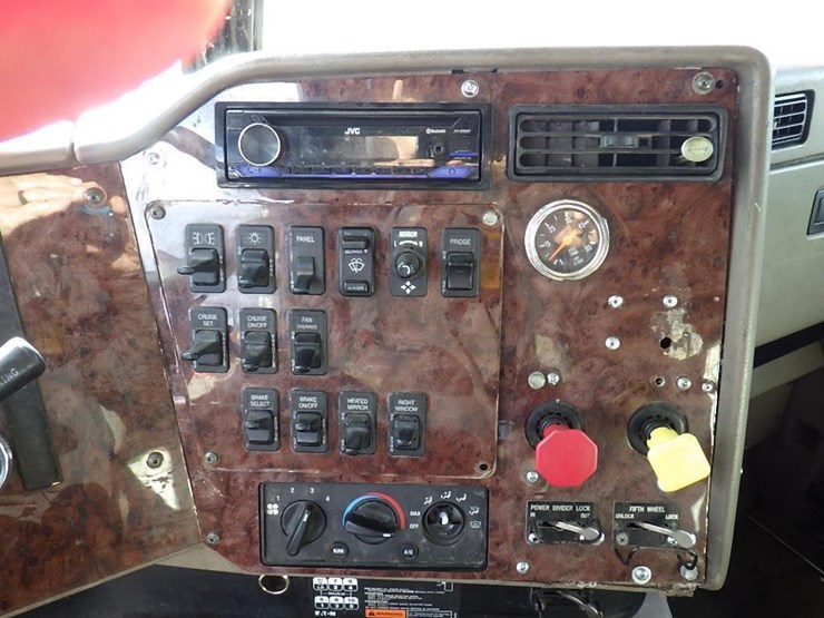 2006-international-9400-image-37