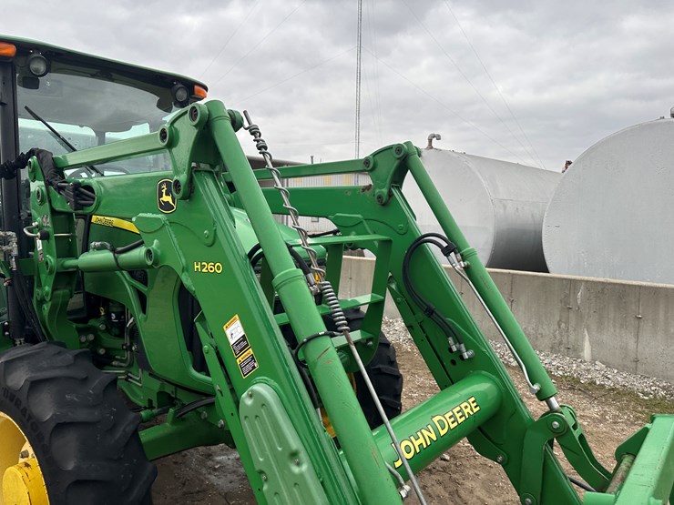 2014-john-deere-5075m-image-32
