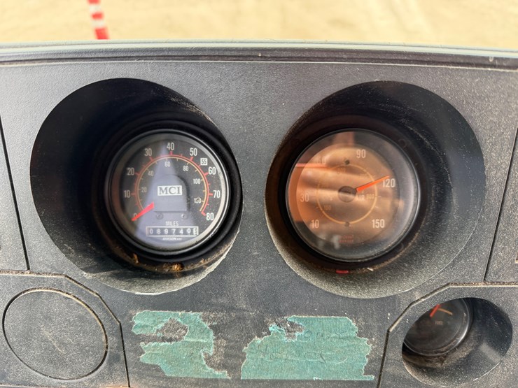 #295-•-1988-mci-travel-bus-image-8