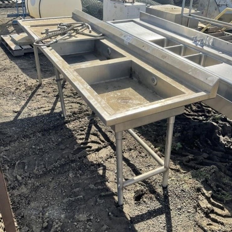 8'5'x30"x3' S.S. Sink