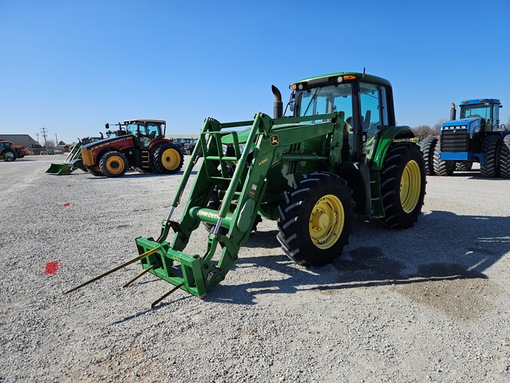 2014-john-deere-6140m-image-24