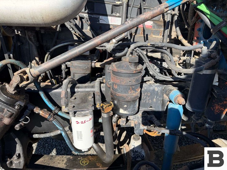 1995-freightliner-fld112-image-36