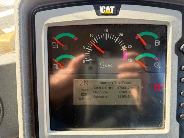 2013-caterpillar-972k-image-20