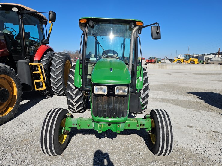 2011-john-deere-5085m-image-2