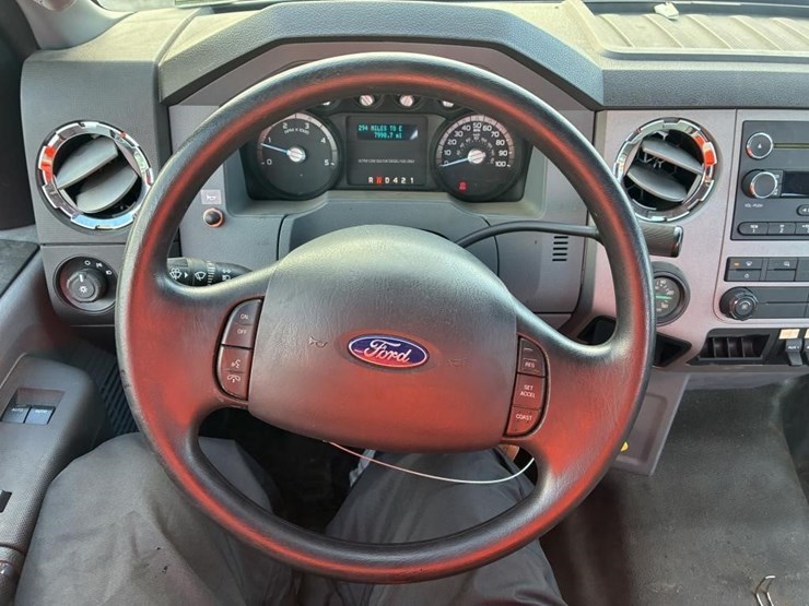 2015-ford-f650-image-11