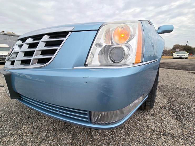 2006-cadillac-superior-6-door-limousine,-ultra-low-20396-miles-image-20
