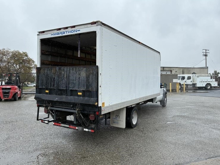 2010-ford-f550-image-3