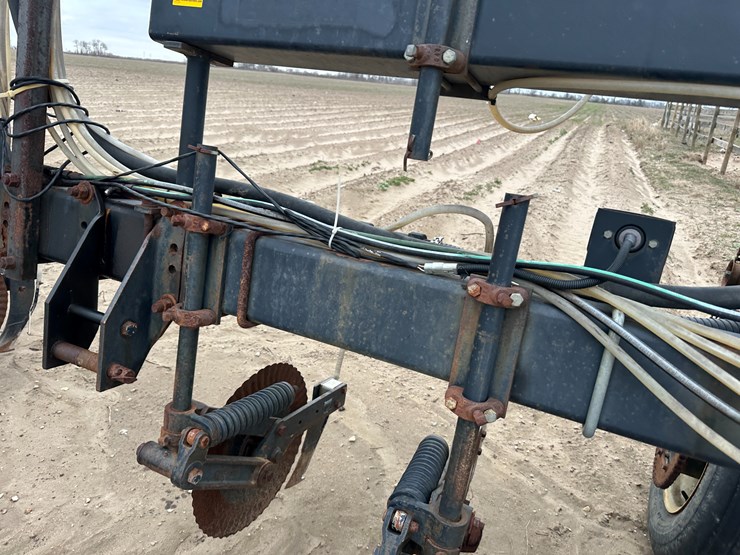 #38849-•-yetter-76"-twin-row-knife-applicator-image-33