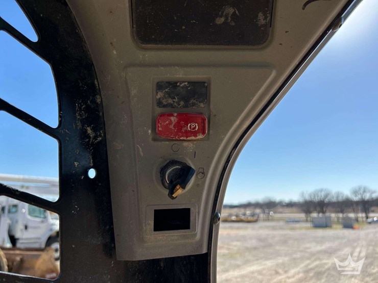 2023-caterpillar-259d3-image-14