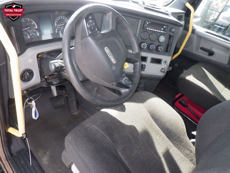 2022-freightliner-cascadia-116-image-15