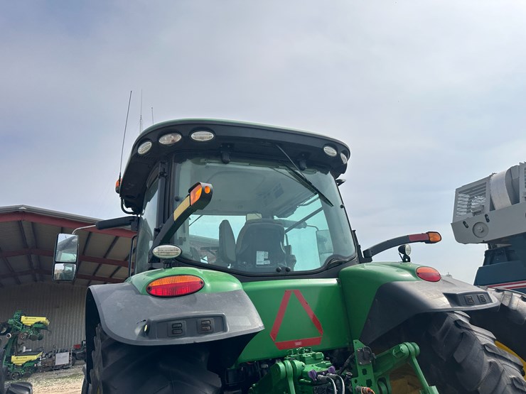 2019-john-deere-8295r-image-30