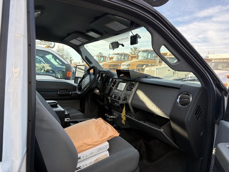 2016-ford-f550-image-10