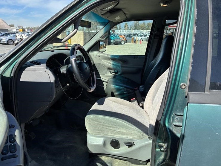 2000-ford-expedition-image-13