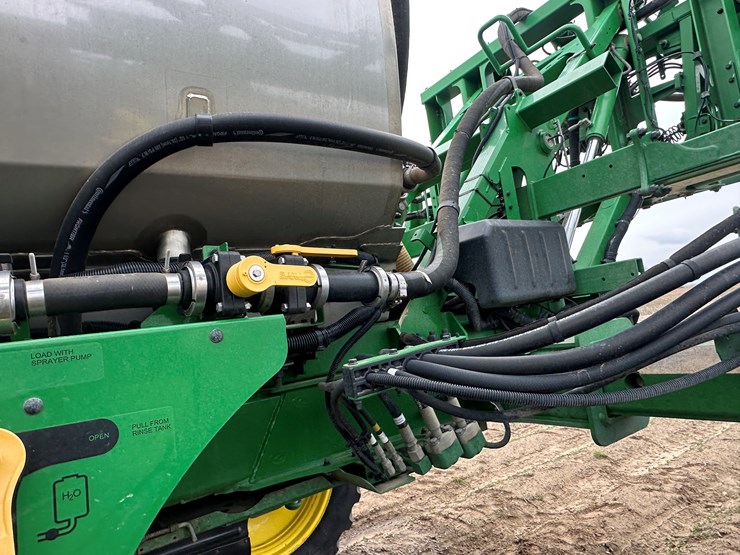 2021-john-deere-r4044-image-38