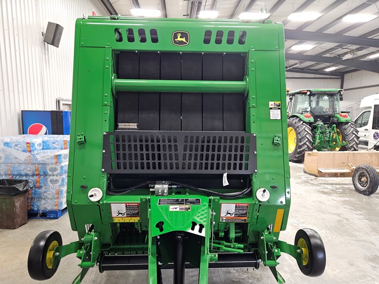 2023-john-deere-451m-image-3