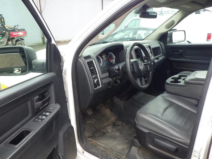 2016-dodge-1500-image-5