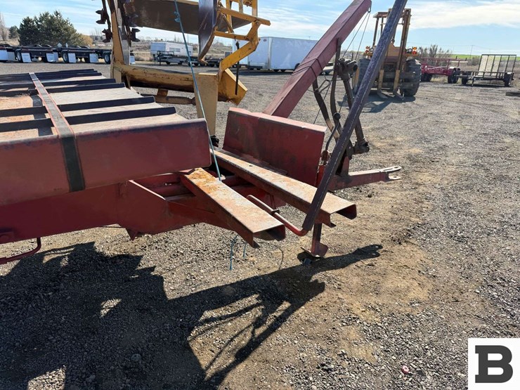 new-holland-1030-image-29