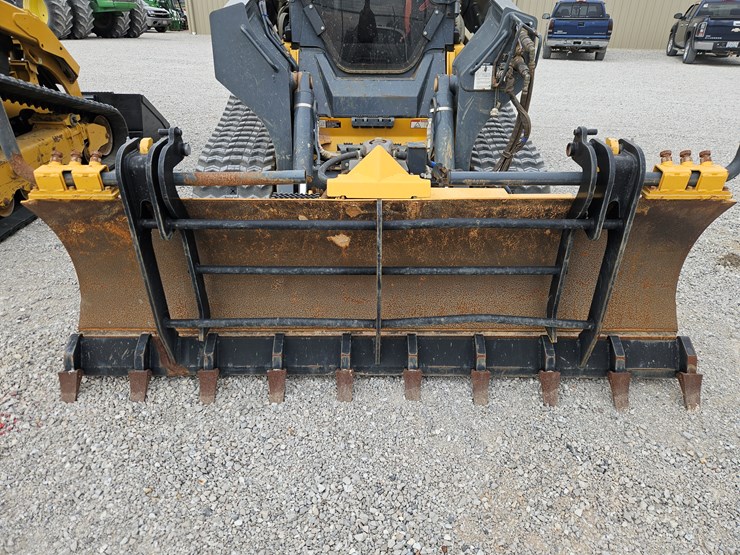 2022-deere-333g-image-3