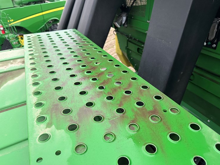 2021-john-deere-cp690-image-111